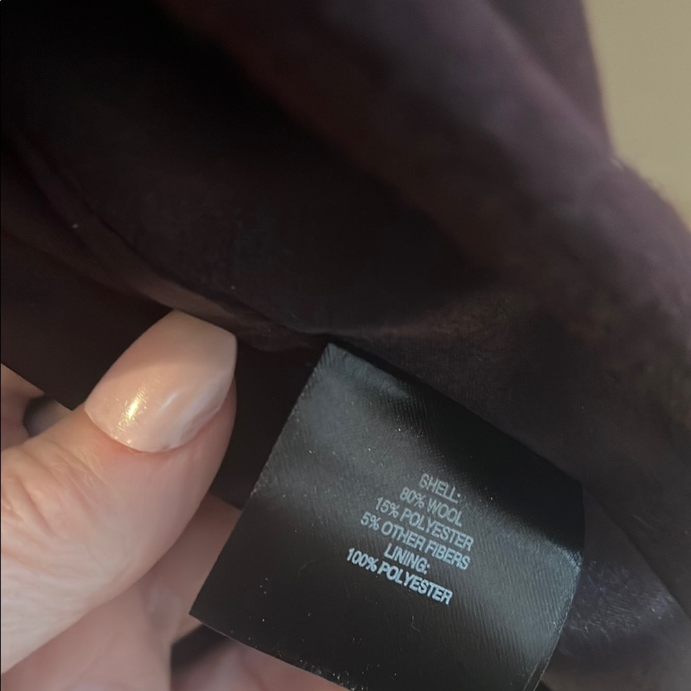 Tahari Deep maroon/purple Women's Coat
In some light it looks brown - Picture 4 of 4